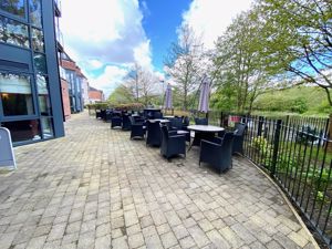 Riverside Terrace - click for photo gallery